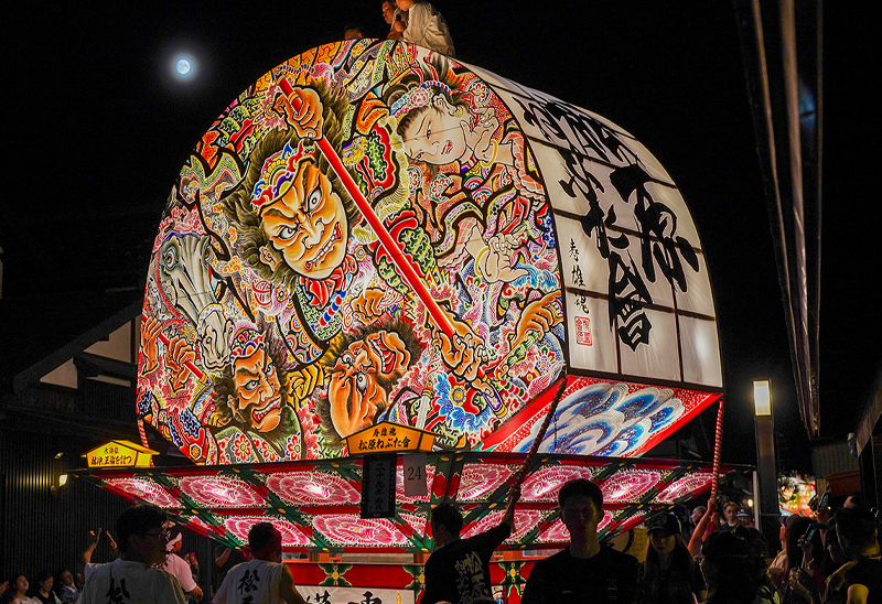 黒石ねぷた祭り（NPO法人横町十文字まちそだて会）