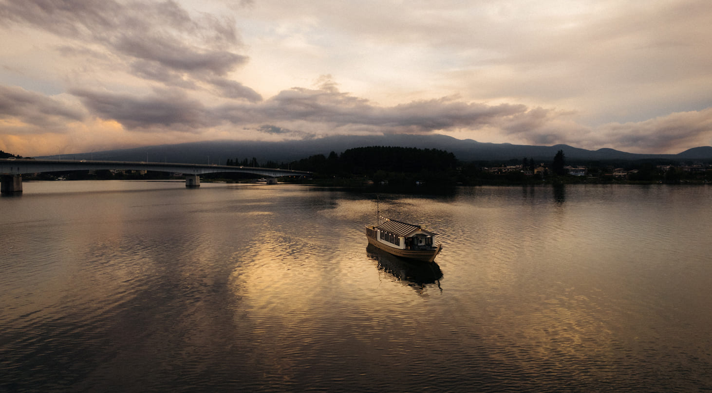HAMANASHI HOUSEBOAT
